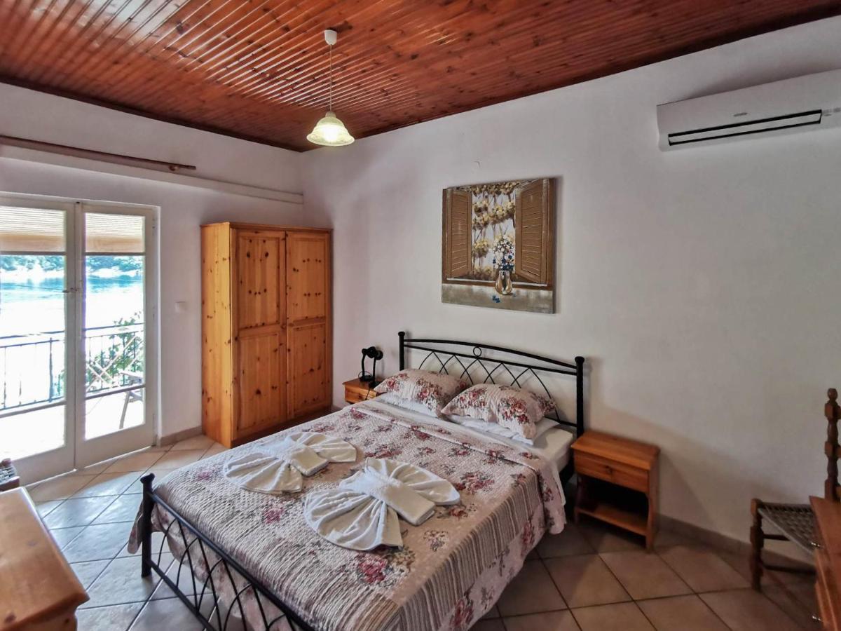 Elena Villa Kalami (Corfu)